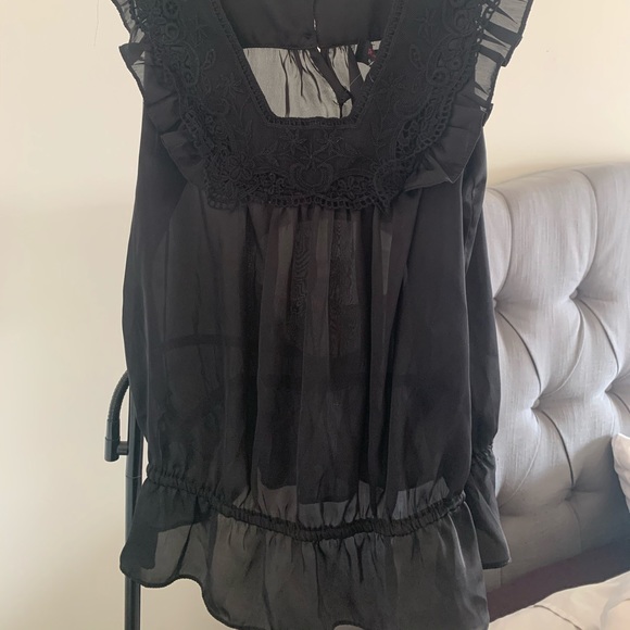 Bnwt Pilgrim Australian designer black lace top - Picture 2 of 6